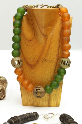 Kette: Recycling Glassbeads, Ashantibeads aus der verlorenen Form Kette: Recycling Glassbeads, Ashantibeads aus der verlorenen Form