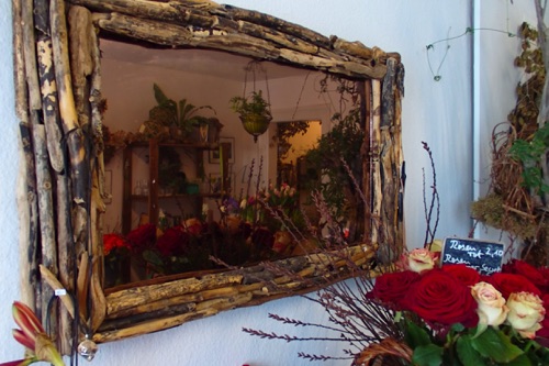 Der Laden im Spiegel, Eingang.. Der Laden im Spiegel, Eingang..